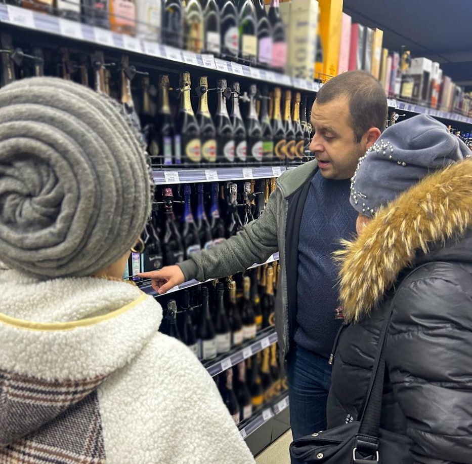 Martini на полках магазина в «ЛНР»
